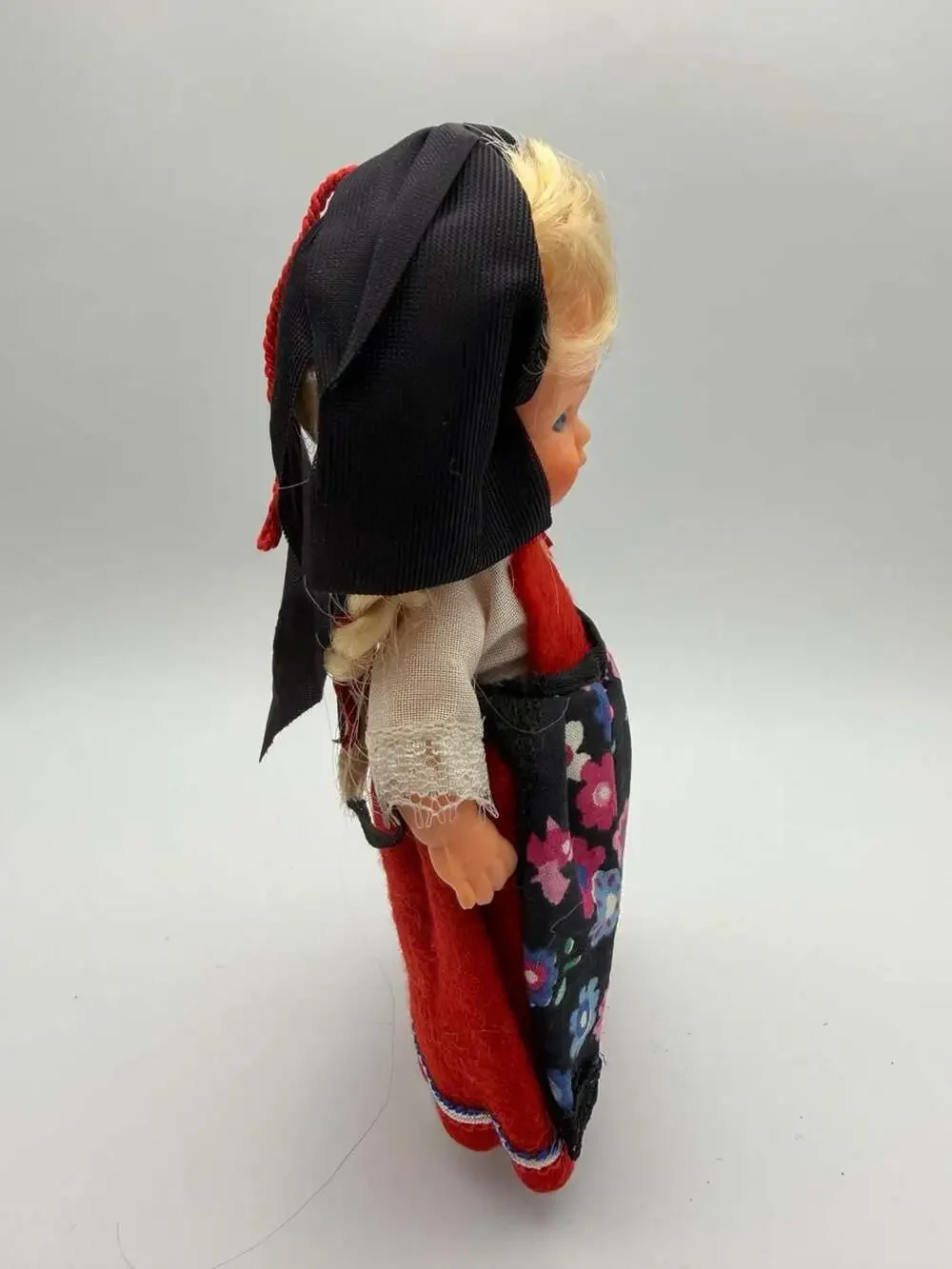Vintage Nazare Portugal Folk Costume Doll 5.5 Inch Souvenir Figurine